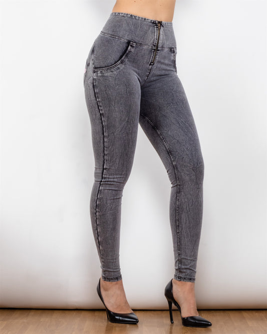24024HWDGreyJ  bottom